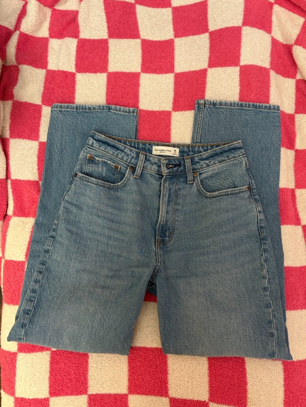 Abercrombie & Fitch Hi-Rise Straight Leg Denim Jeans w/ No Rips 🫧